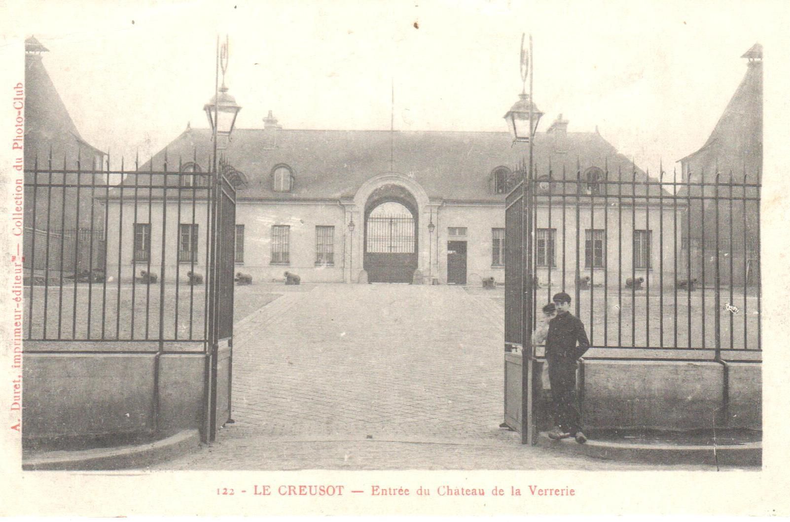 Le Creusot. Entrée du Château de la Verrerie. Carte postale mise en circulation le 6 novembre 1914. Collection Rochette.