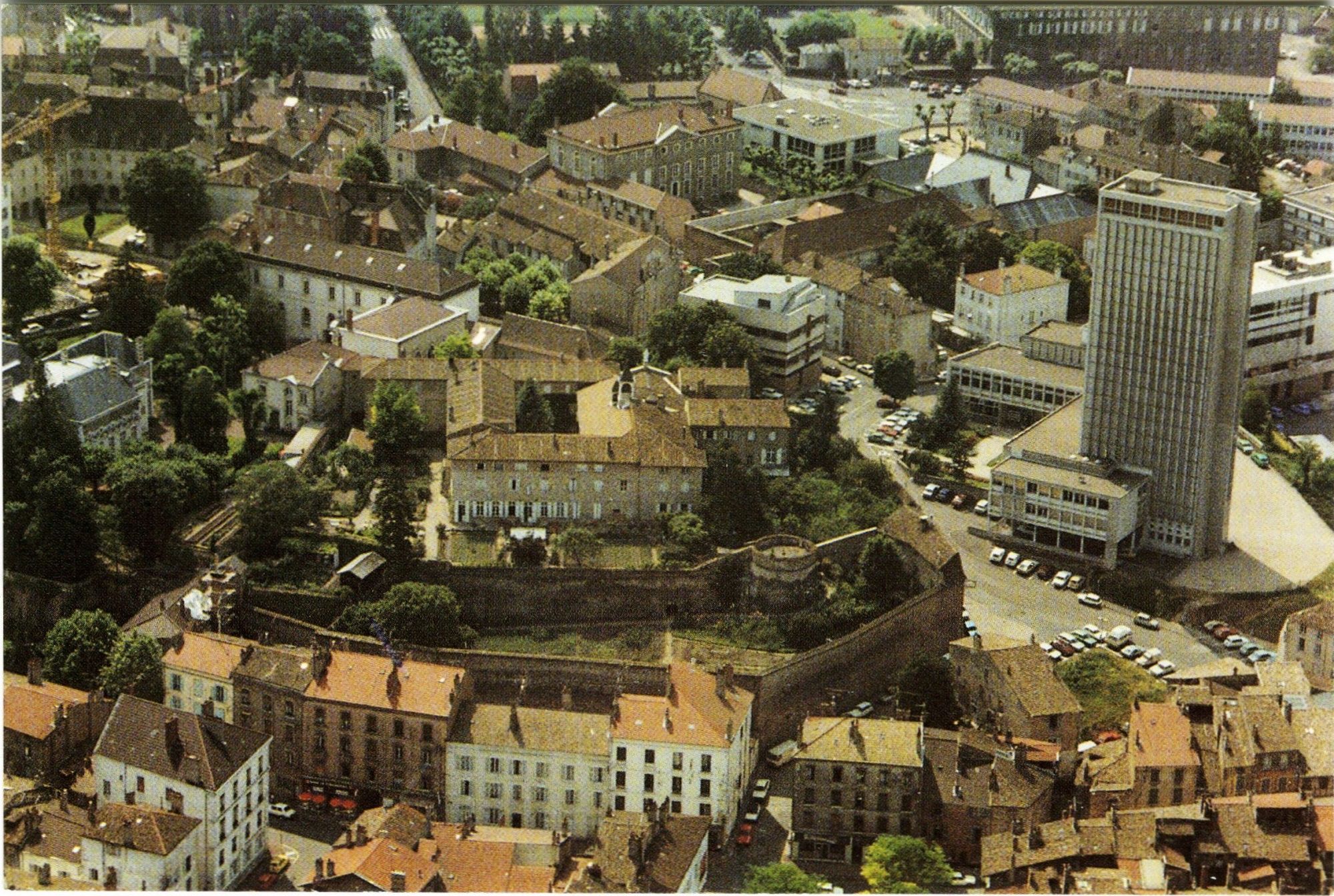 Se rendre aux Archives