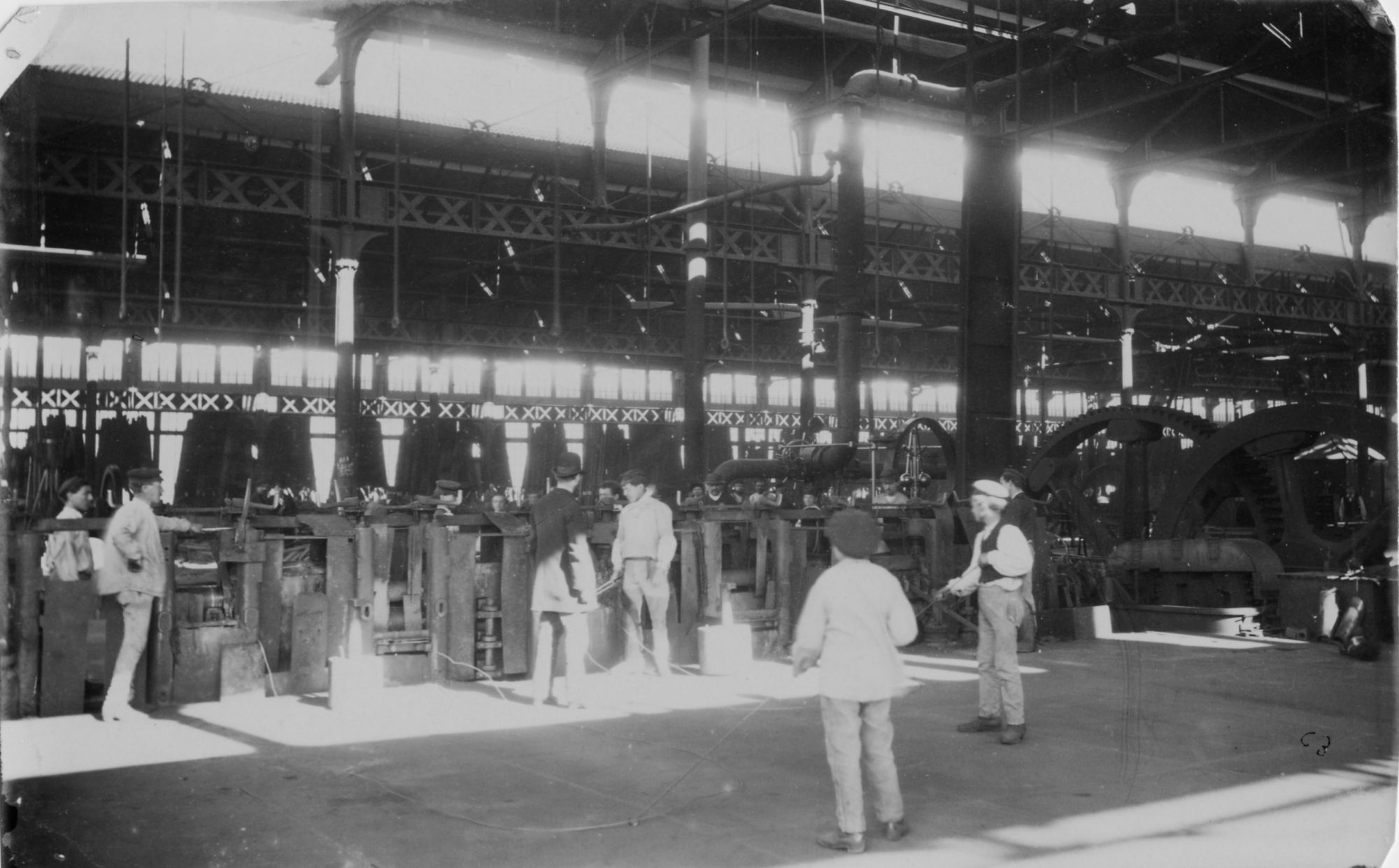 Le Creusot. Grande Forge. Laminoir (1880-1885). Collection AFB.