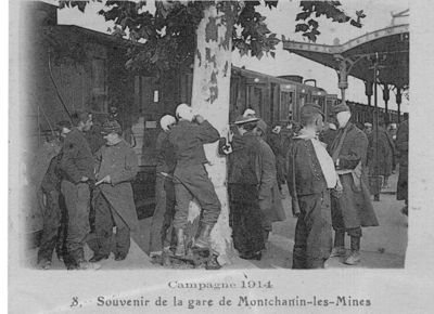 Trains sanitaires en gare de Montchanin-les-Mines. Collection privée.