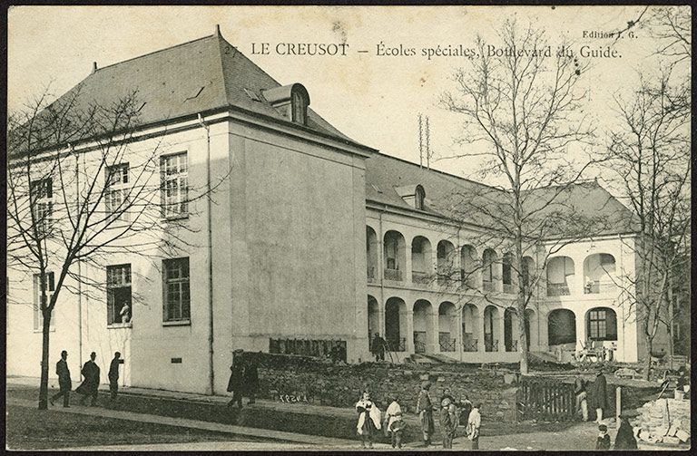 Ecole du boulevard du guide (100 lits pour blessés). Collection privée.